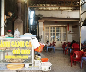 Quán bánh canh tự làm sợi hơn 30 năm ở Tri Tôn